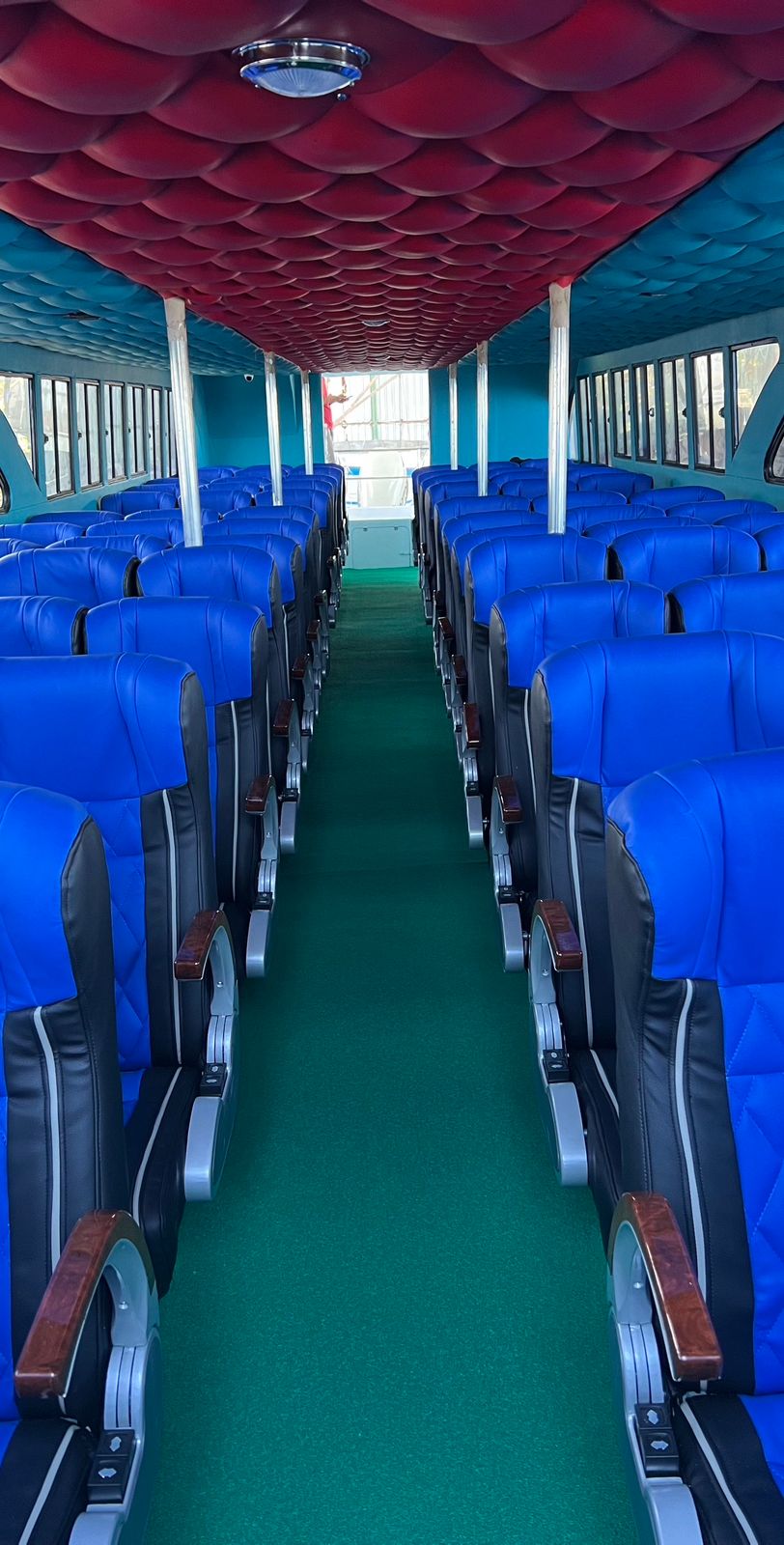 Салон лодки Wijaya Tramena