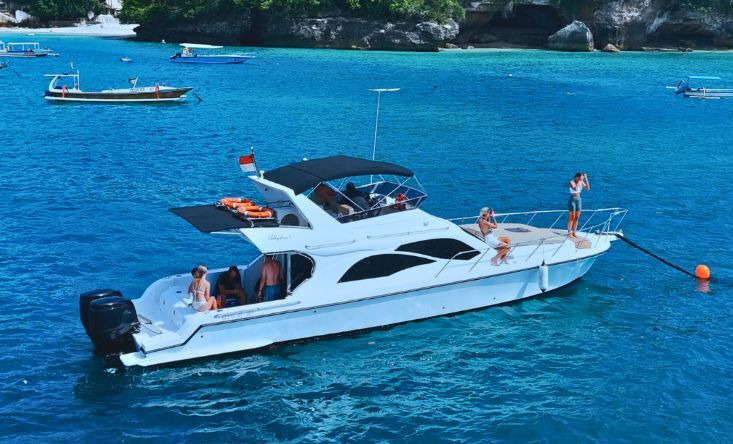 Freedom yacht
