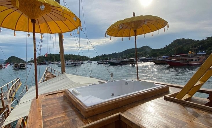 Jacuzzy on the sun deck