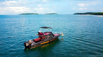 Queen Ruizi 10 yacht cruise