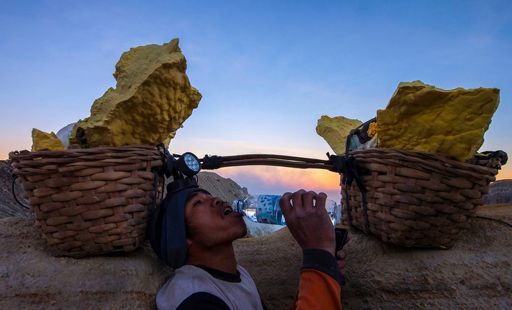 worker on the volcano Ijen