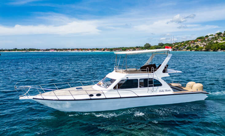 Lady Manta Yacht