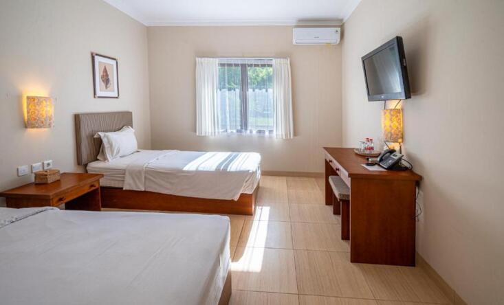 Standard room with 2 single beds
