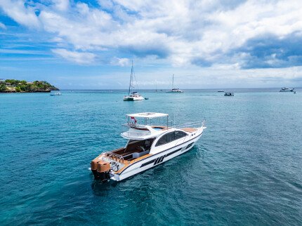 Cruise on the Sanjaya 05 Yacht