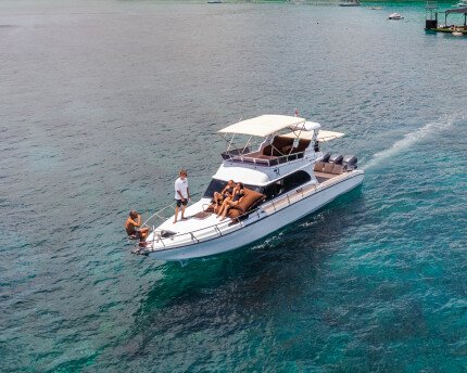 Cruise on the Riki J Yacht