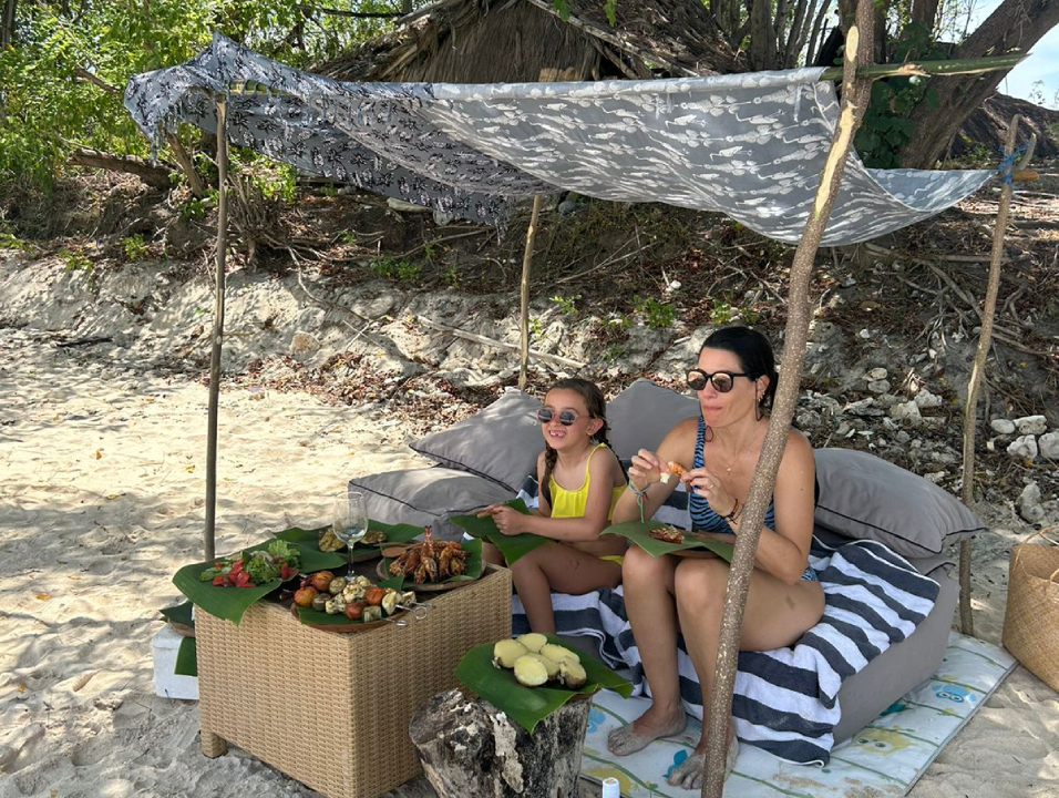 Перекус на берегу