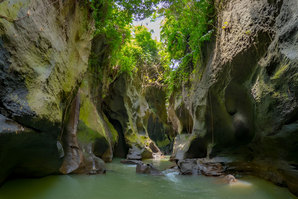 Canyon caché de Beji Guwang