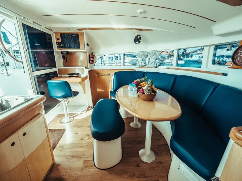 Air-conditioned lounge with kitchen and panoramic windows