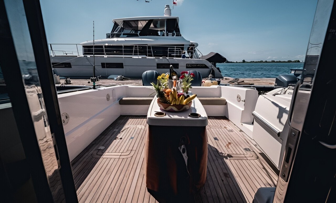 Open deck with dining area