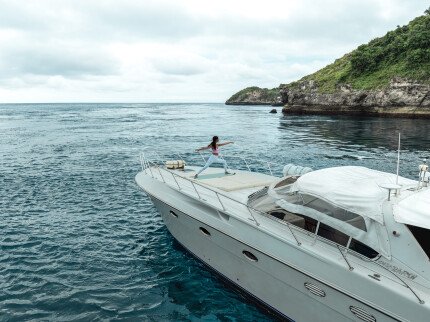 Сruise on yacht "Forever Risardi"