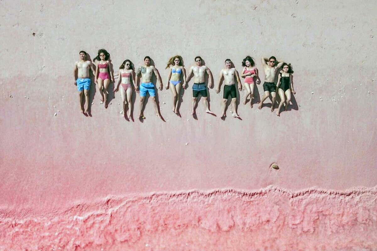 Розовый пляж