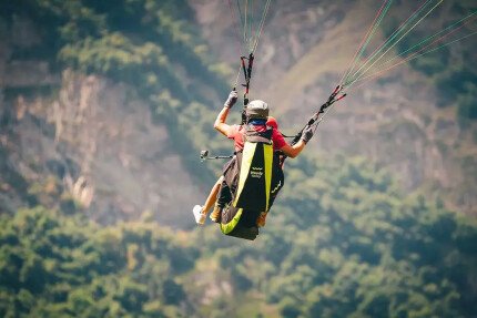 Paragliding with the instructor