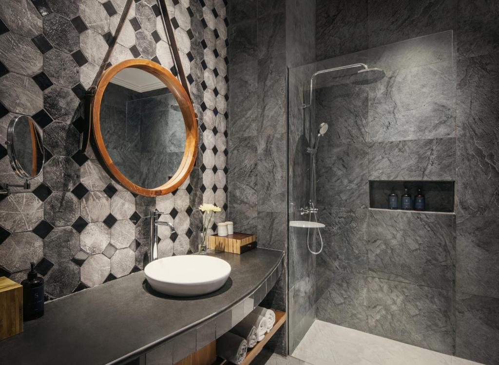 Номер Premier ванная комната Sadara Resort 4*