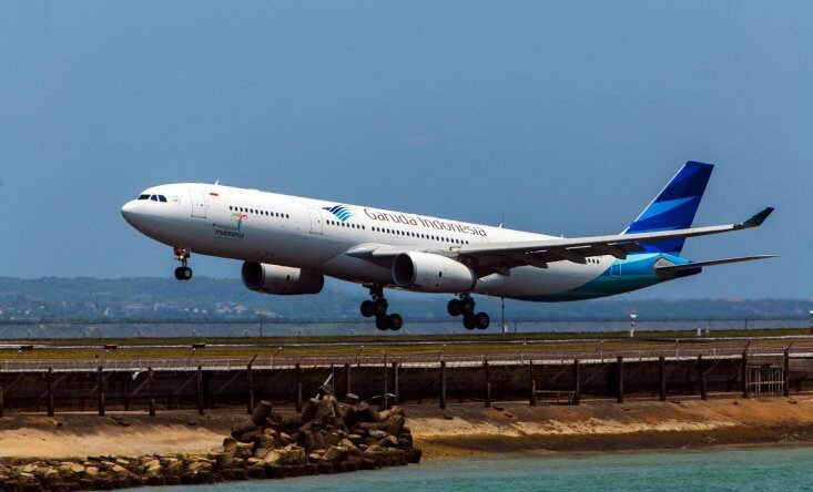 Самолёт компании Garuda Indonesia Самолёт компании Garuda Indonesia