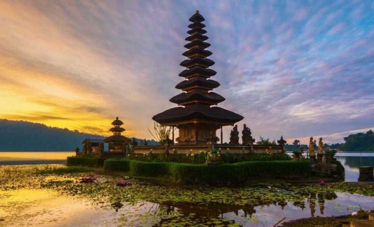 the temple on the water Pura Ulun Danu Beratan Bedugul