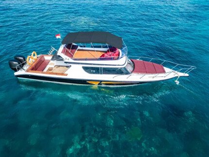 Group Yacht Tour to Nusa Penida and Snorkeling with Manta Rays