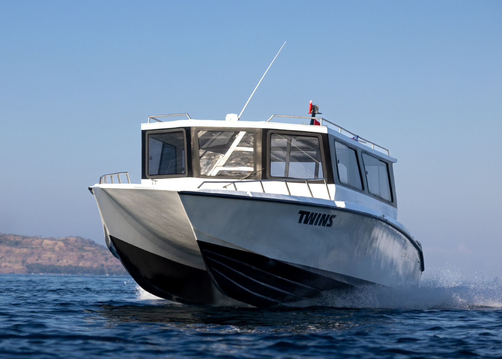 Лодка Twins
