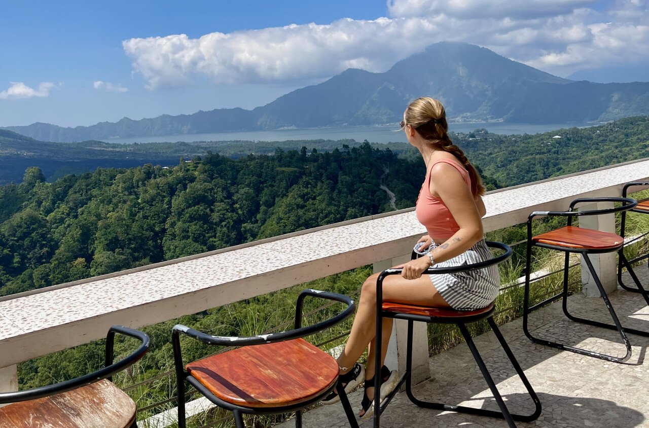 Lunch overlooking the volcano