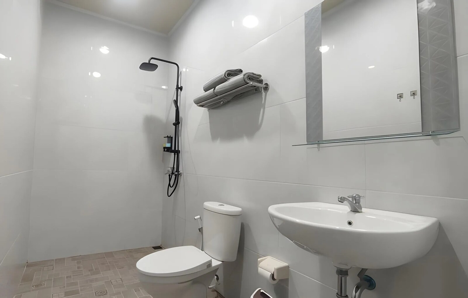 Gubuk homestay room with hot water