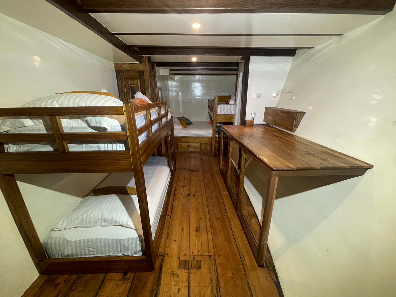 KOMODO ROOM