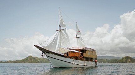Deluxe-Boot "Zada Nara"