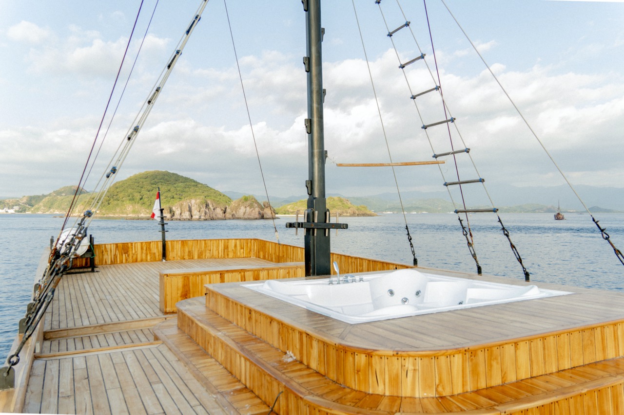 Jacuzzi à bord du bateau