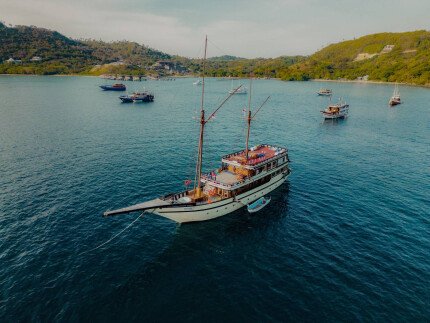 Yacht-Tour durch Komodo – Sumbawa – Lombok auf dem Alfathran 3 Suave Boot
