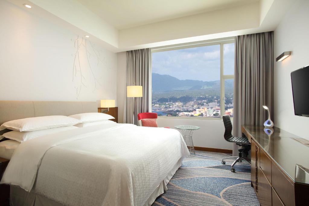 Deluxe Room at Four Points by Sheraton Manado Deluxe Room at Four Points by Sheraton Manado