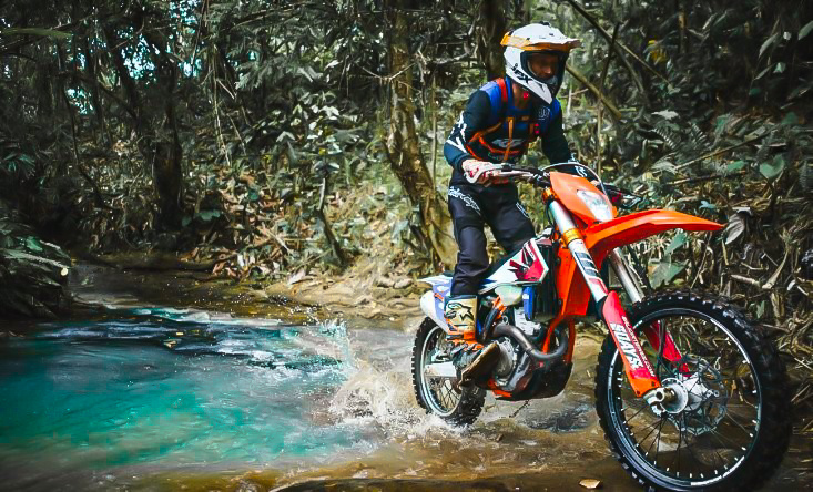 Enduro dans la jungle