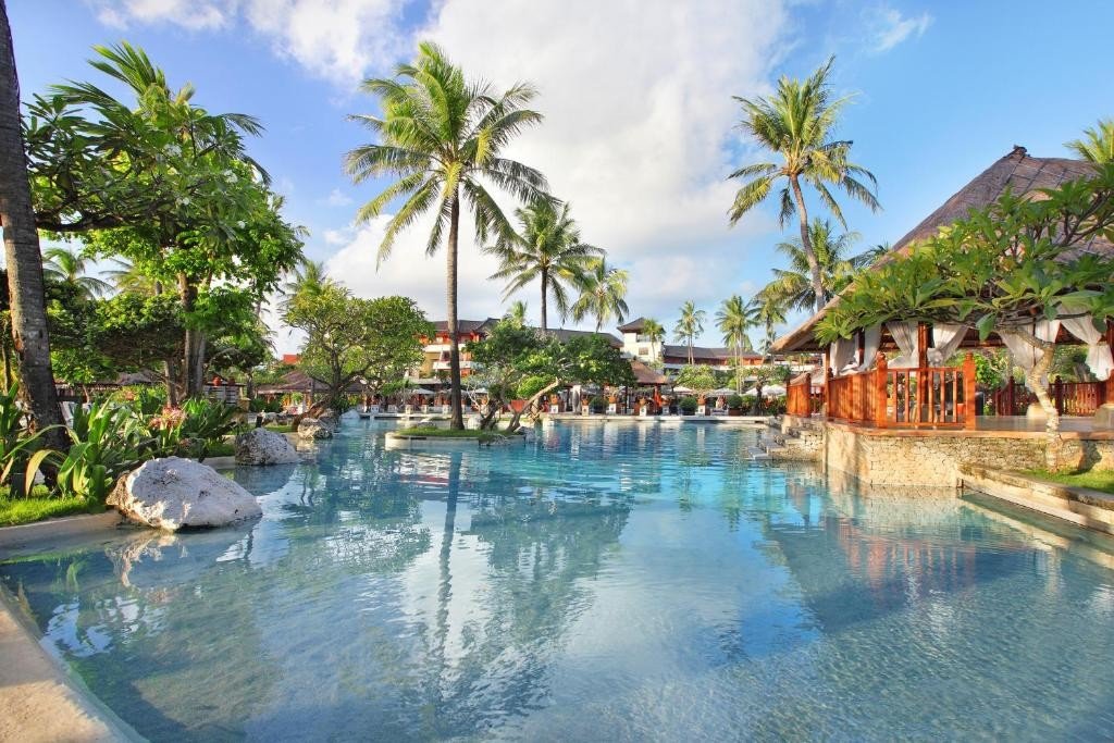 отель Nusa Dua Beach Hotel & Spa, Bali 5*