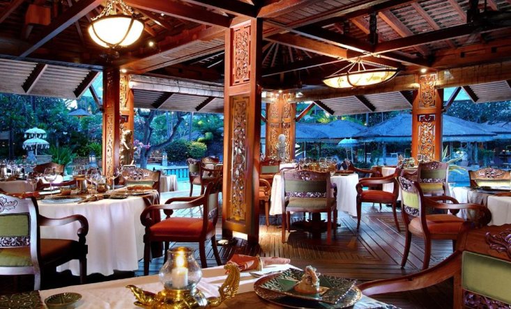 отель Nusa Dua Beach Hotel & Spa, Bali 5*