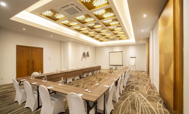 фото Живописные пляжи Ломбока в отеле Sima Hotel Kuta Mandalika *4 8