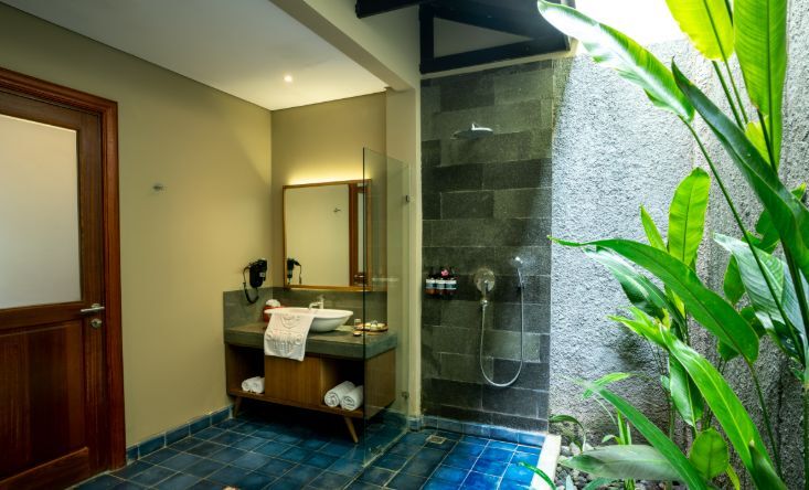 фото Живописные пляжи Ломбока в отеле Sima Hotel Kuta Mandalika *4 5