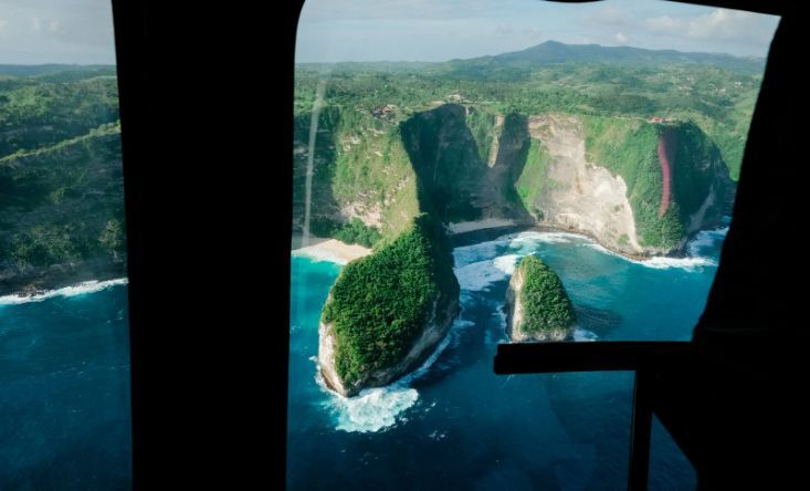 photo Helicopter flight “Nusa Islands Voyages” 2