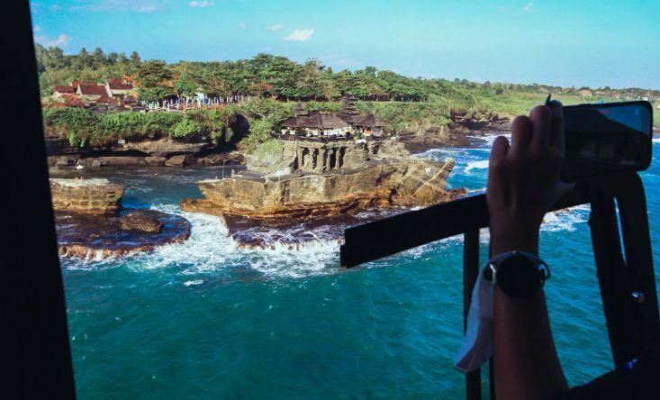 photo Helicopter flight “Nusa Islands Voyages” 3